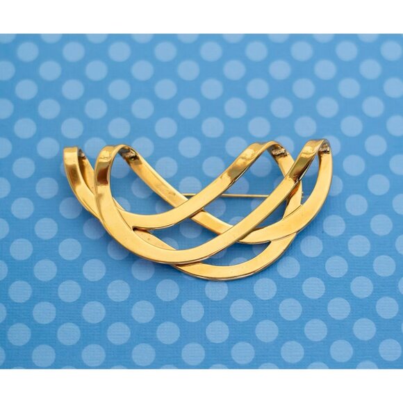 Vintage Celtic Gold Tone Brooch - M9 - Picture 1 of 2